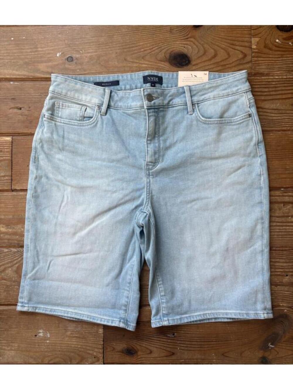 NYDJ Dunes Light Wash Denim Shorts Womenโs Size 14
